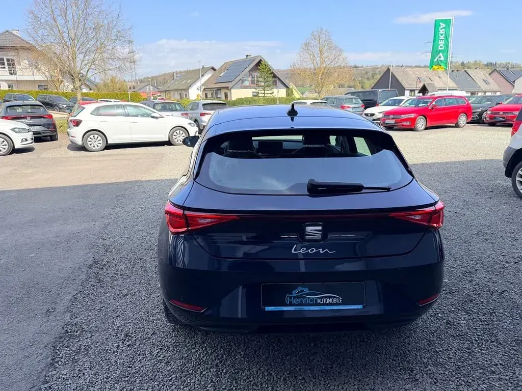Gebraucht Seat Leon Reference 116 PS (85 kW) 2022 Blau Limousine