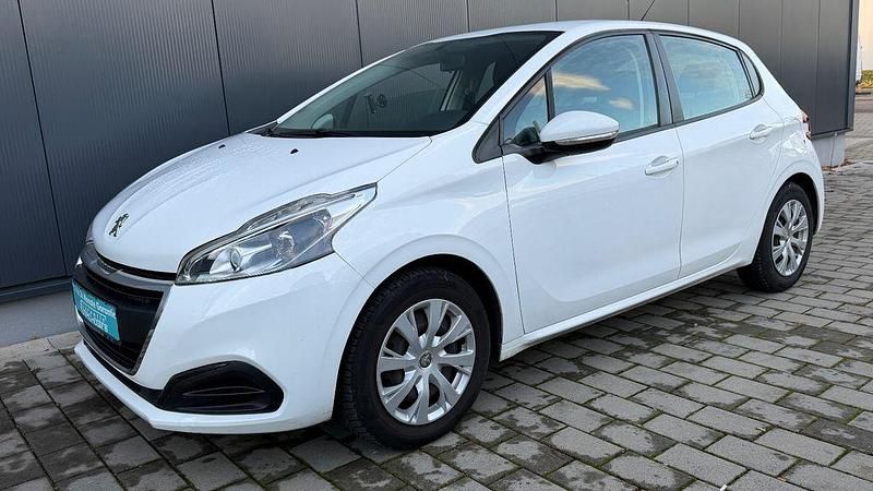 Weiß Gebraucht 2017 Peugeot 208 Kleinwagen | 5.500 € (Fairer Preis) - Bild 1/4