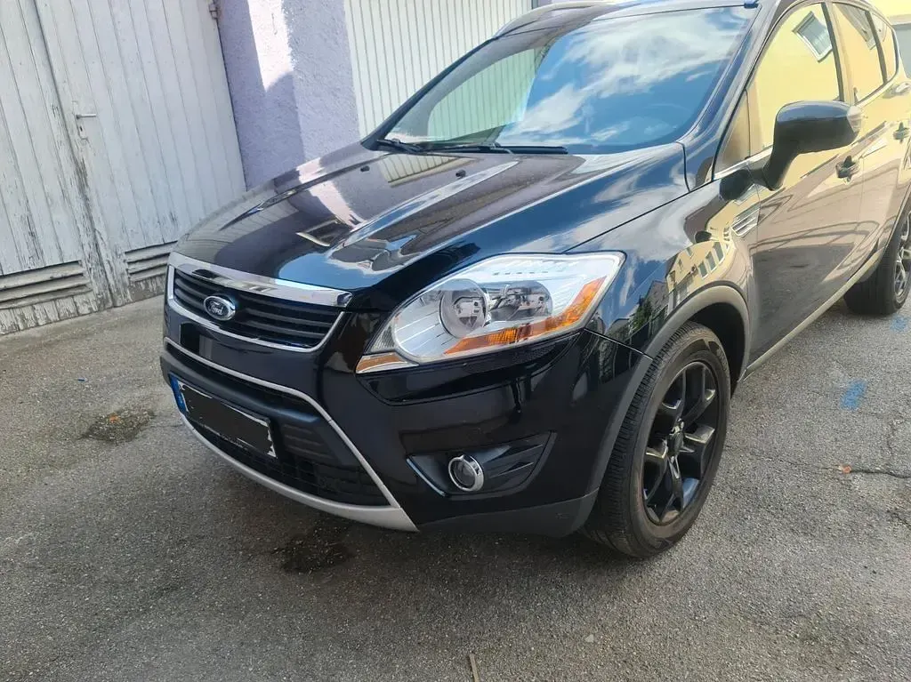 Używany Ford Kuga Trend 140 KM (102 kW) 2012 Czarny SUV