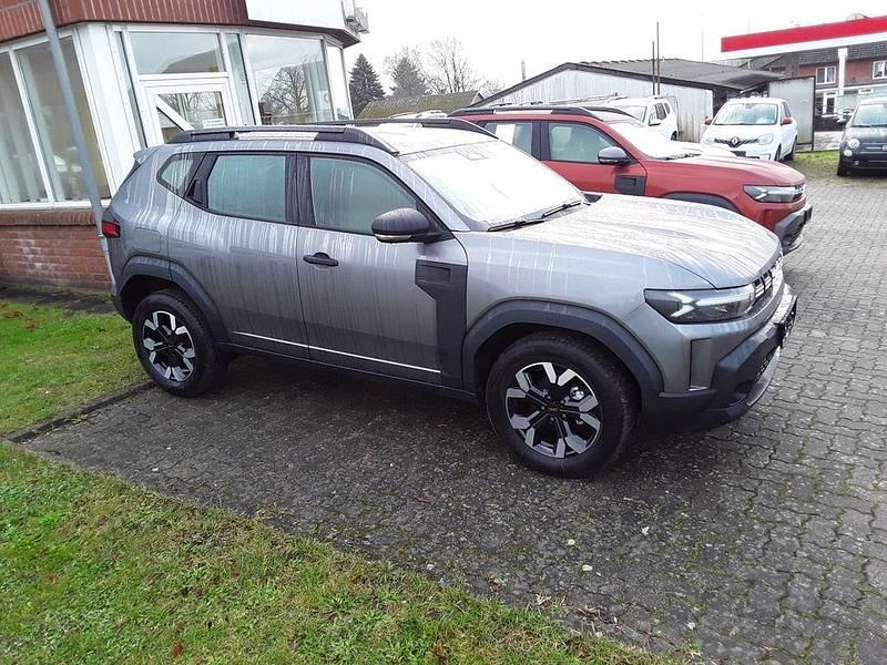 Neu Dacia Duster Essentiel 101 PS (74 kW) 2025 Grau SUV