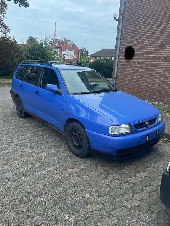 Blau Gebraucht 1999 Seat Cordoba Kombi | 550 € - Bild 1/4