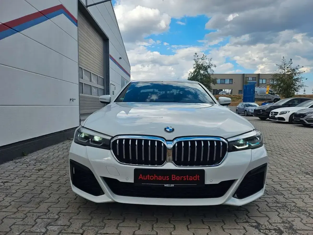 Gebraucht BMW 530 M Sport 252 PS (185 kW) 2021 Weiß Limousine
