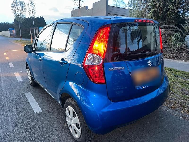 Gebraucht Suzuki Splash 66 PS (48 kW) 2009 Blau Kleinwagen