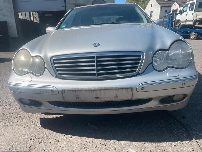 Gebraucht Mercedes C240 Elegance 170 PS (125 kW) 2001 Silber Limousine