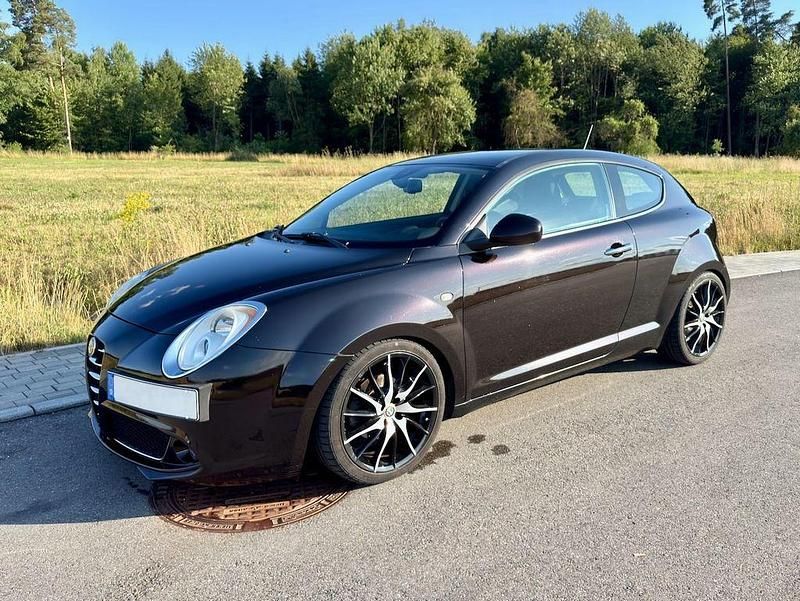 Schwarz Gebraucht 2010 Alfa Romeo MiTo Turismo Kleinwagen | 4.900 € (Etwas zu teuer) - Bild 1/4