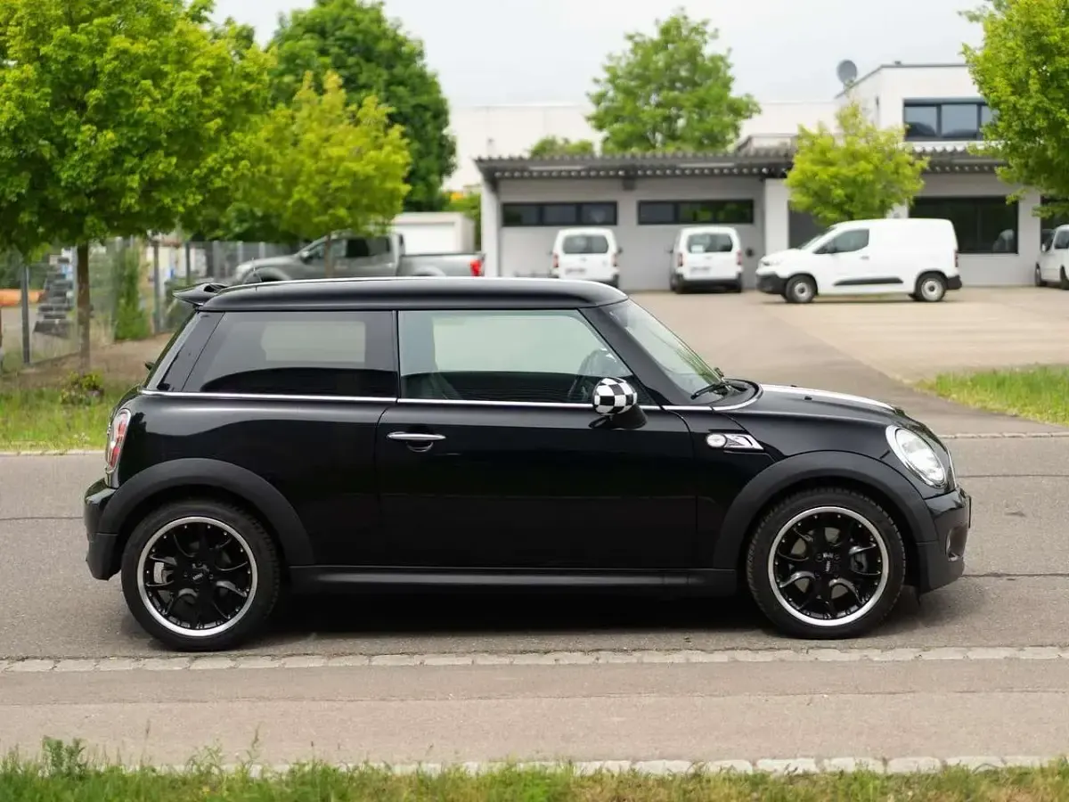 Używany Mini Cooper S 174 KM (127 kW) 2009 Czarny Hatchback
