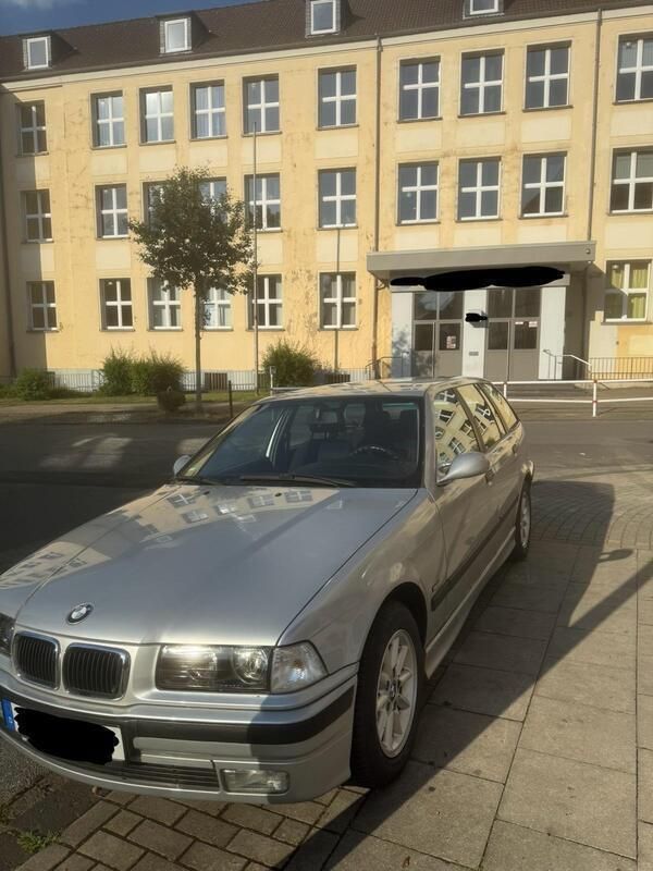 Silber Gebraucht 1998 BMW 318 Kombi | 1.500 € (Superpreis) - Bild 1/4