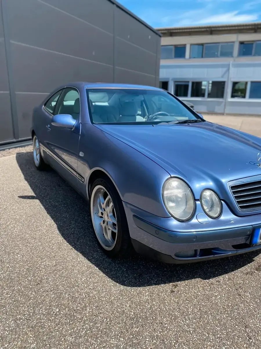 Gebraucht Mercedes CLK230 193 PS (141 kW) 1997 Violet Coupé