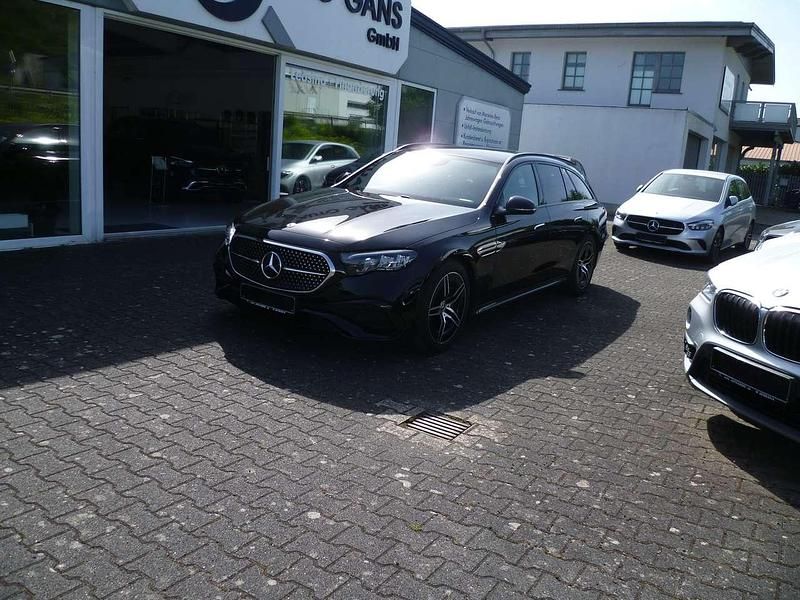 Gebraucht Mercedes E200 Advanced 227 PS (166 kW) 2024 Obsidianschwarz  metalliclack (metallic) Kombi