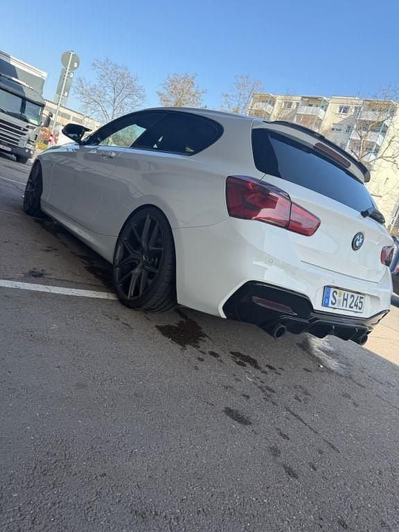 Gebraucht BMW 125 Performance 400 PS (294 kW) 2017 Weiß Kleinwagen