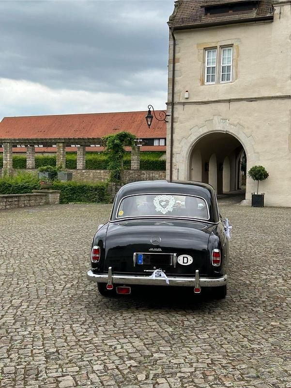 Gebraucht Mercedes A220 86 PS (63 kW) 1956 Schwarz Limousine