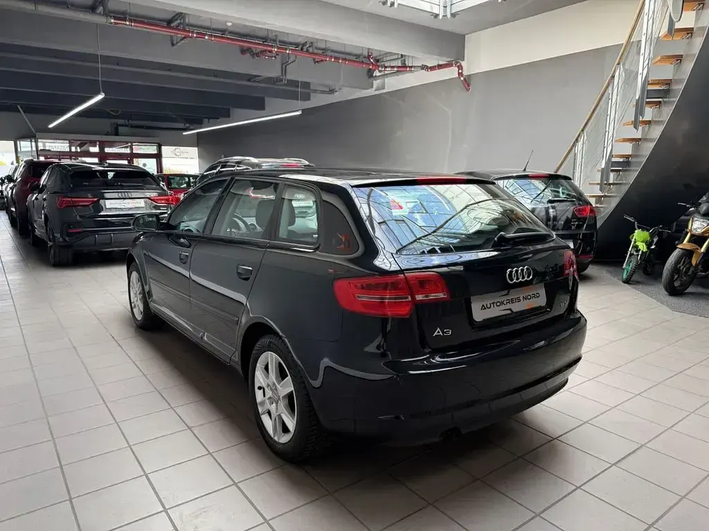 Gebraucht Audi A3 Attraction 105 PS (77 kW) 2012 Schwarz Kleinwagen
