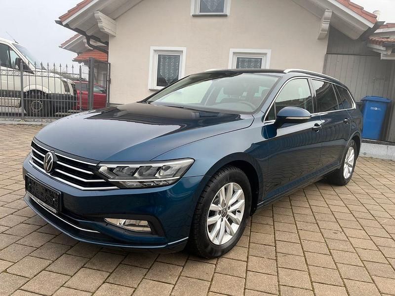 Blau Gebraucht 2023 VW Passat Business Kombi | 21.500 € (Guter Preis) - Bild 1/4