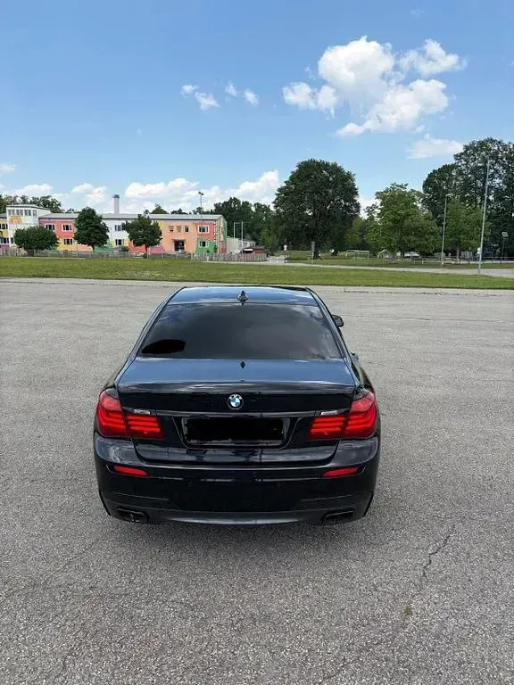 Gebraucht BMW 740 M Sport 313 PS (230 kW) 2015 Schwarz Limousine