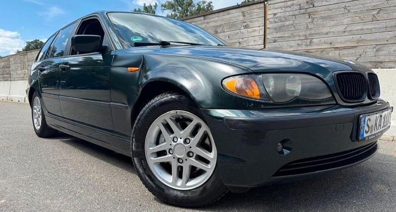 Grün Gebraucht 2005 BMW 318 Sport Line Kombi | 1.500 € (Guter Preis) - Bild 1/4