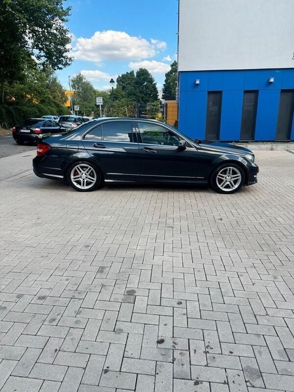 Schwarz Gebraucht 2013 Mercedes C220 Avantgarde Limousine | 10.500 € (Teuer) - Bild 1/4