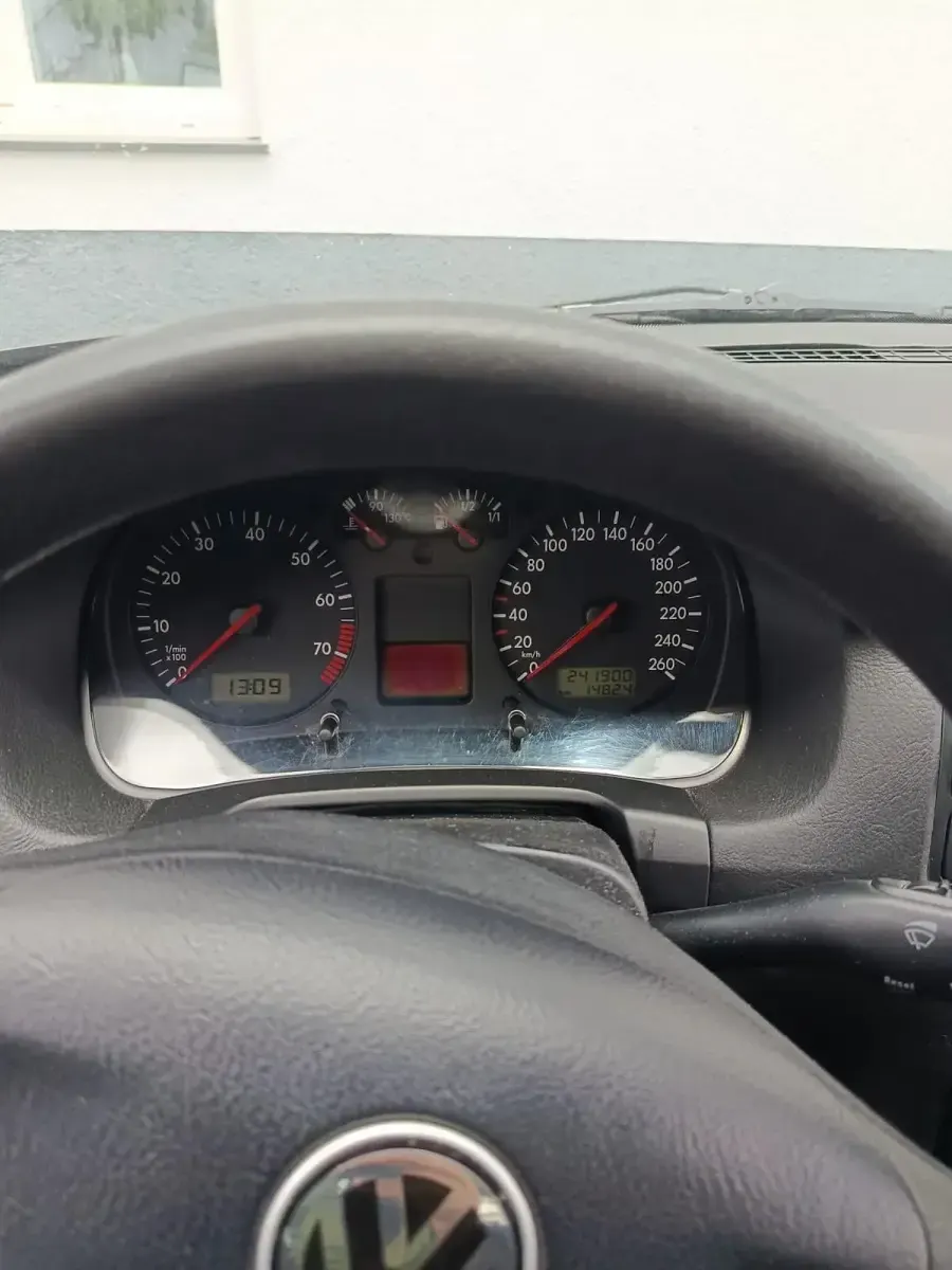 Gebraucht VW Golf IV Edition 103 PS (75 kW) 2001 Schwarz Limousine