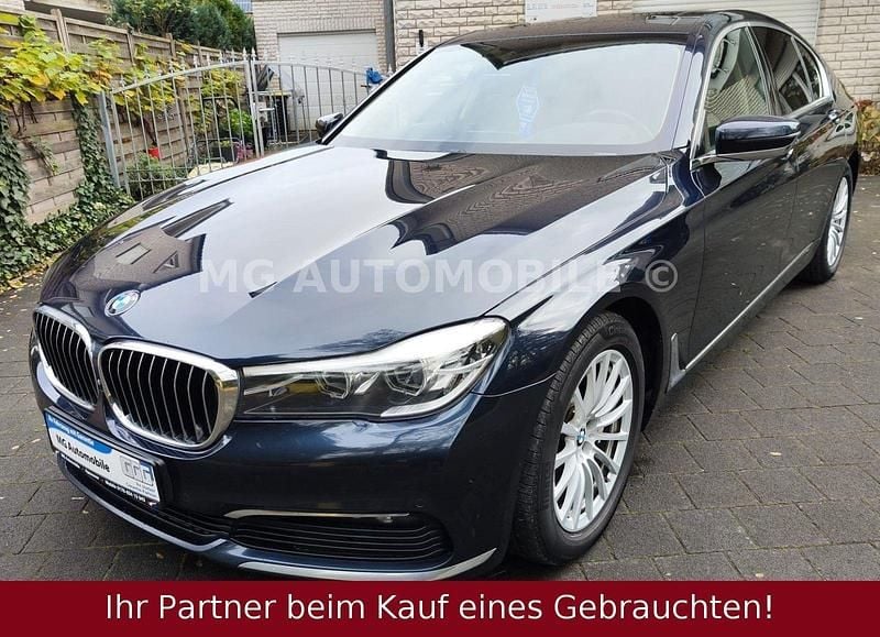Gebraucht BMW 725 211 PS (155 kW) 2018 Blau Limousine
