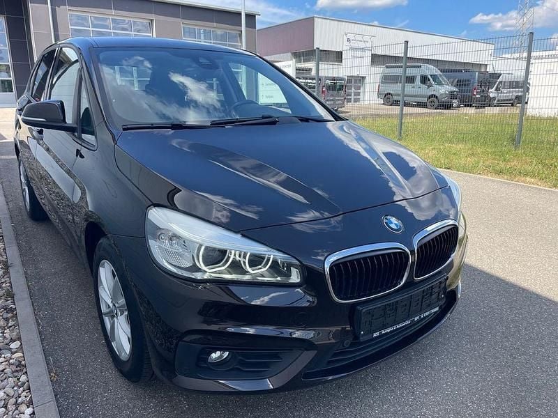 Braun Gebraucht 2015 BMW 218 Active Tourer Van / Kleinbus | 10.500 € (Fairer Preis) - Bild 1/4