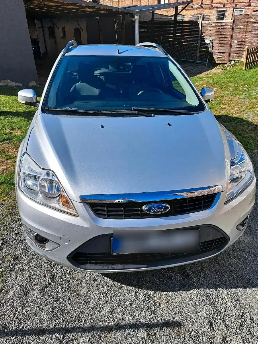 Gebraucht Ford Focus 109 PS (80 kW) 2011 Silber Kombi