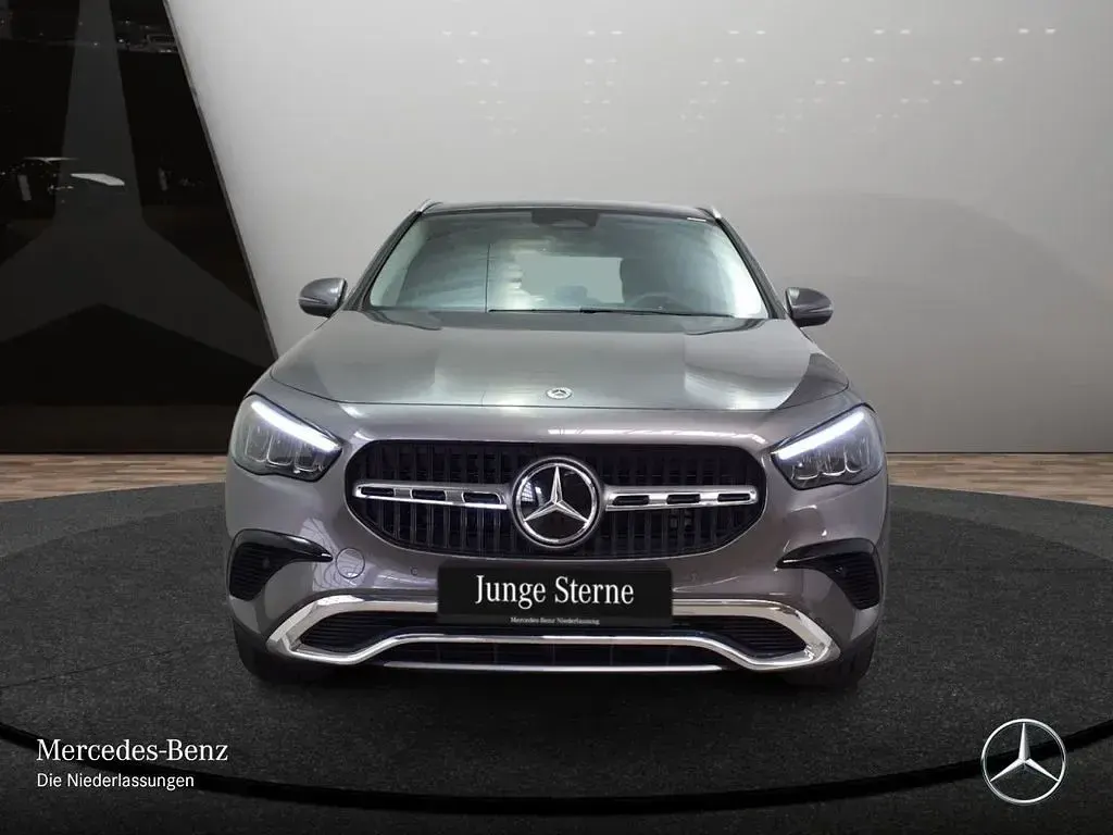 Gebraucht Mercedes GLA200 Progressive 150 PS (110 kW) 2025 Grau SUV