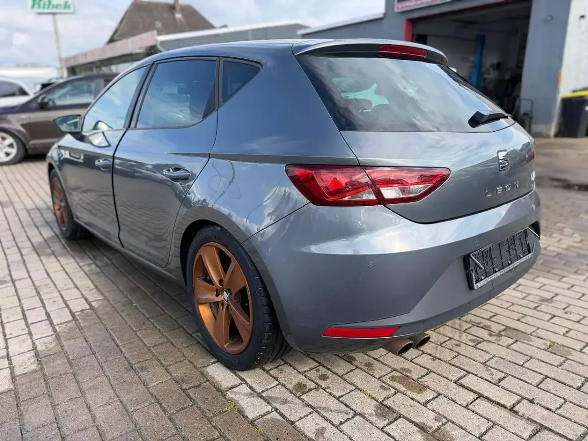 Gebraucht Seat Leon FR 180 PS (132 kW) 2013 "pirineos" grau Kleinwagen
