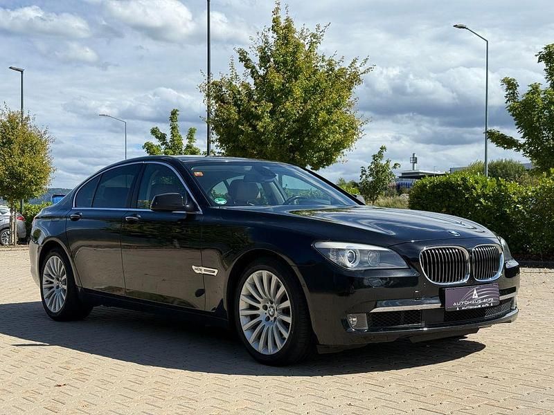 Schwarz Gebraucht 2012 BMW 740 Sport Line Limousine | 21.490 € (Fairer Preis) - Bild 1/4