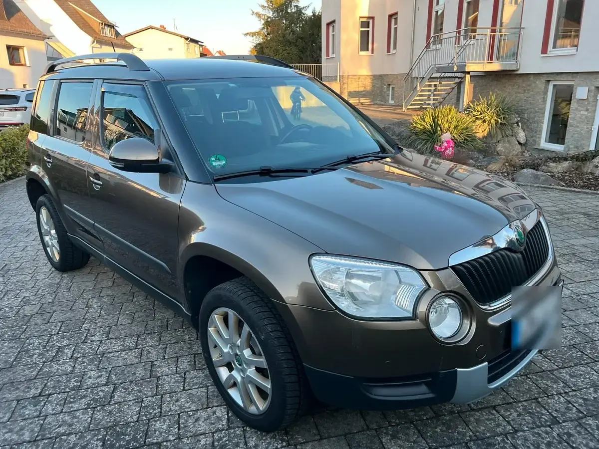 Gebraucht Skoda Yeti 110 PS (80 kW) 2013 Braun SUV