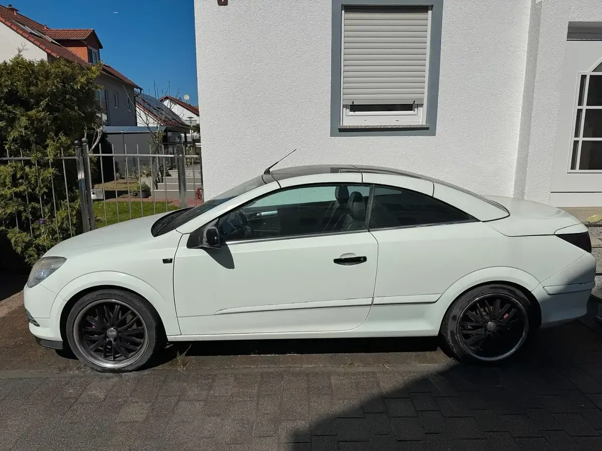 Gebraucht Opel Astra 140 PS (102 kW) 2007 Weiß Cabrio