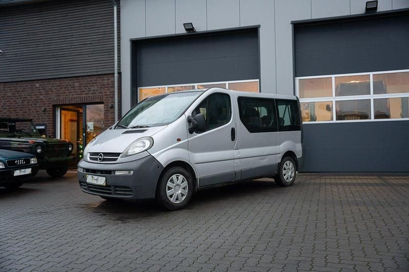 Gebraucht Opel Vivaro 101 PS (74 kW) 2005 Silber Van / Kleinbus