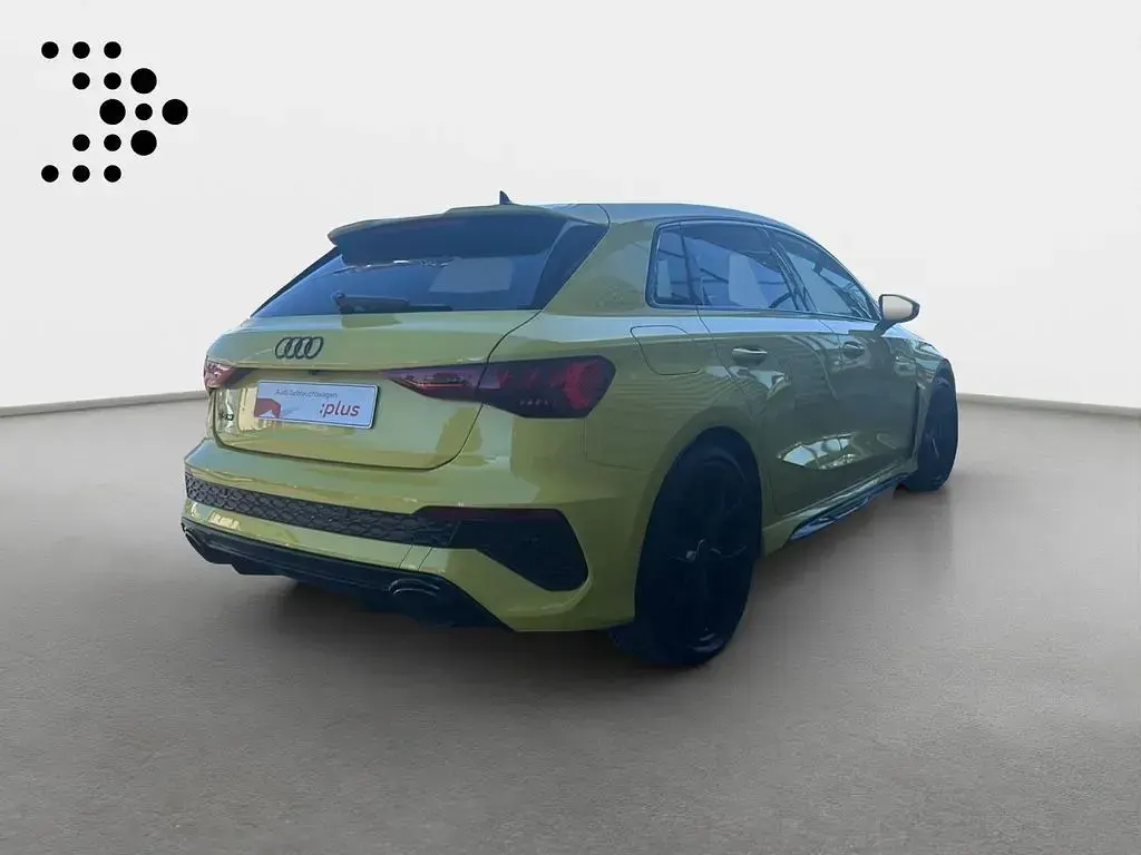 Gebraucht Audi RS3 Sport 400 PS (294 kW) 2023 Pythongelb metallic Limousine