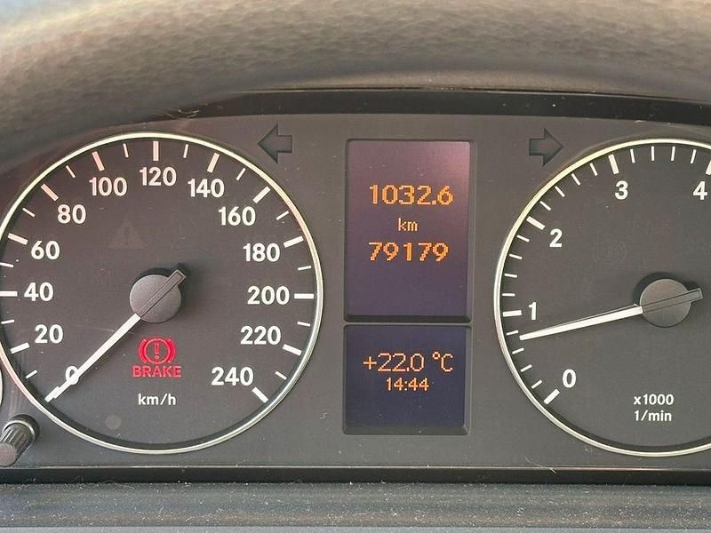 Gebraucht Mercedes A160 95 PS (69 kW) 2009 Rot Van / Kleinbus