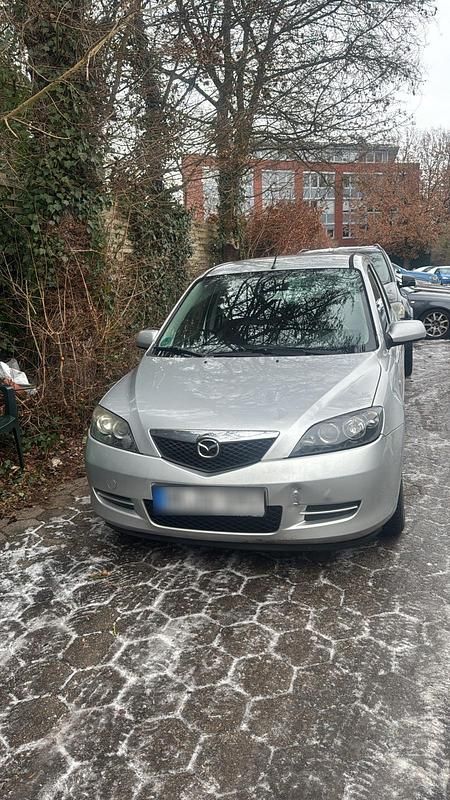 Gebraucht Mazda 2 68 PS (50 kW) 2007 Grau Kleinwagen