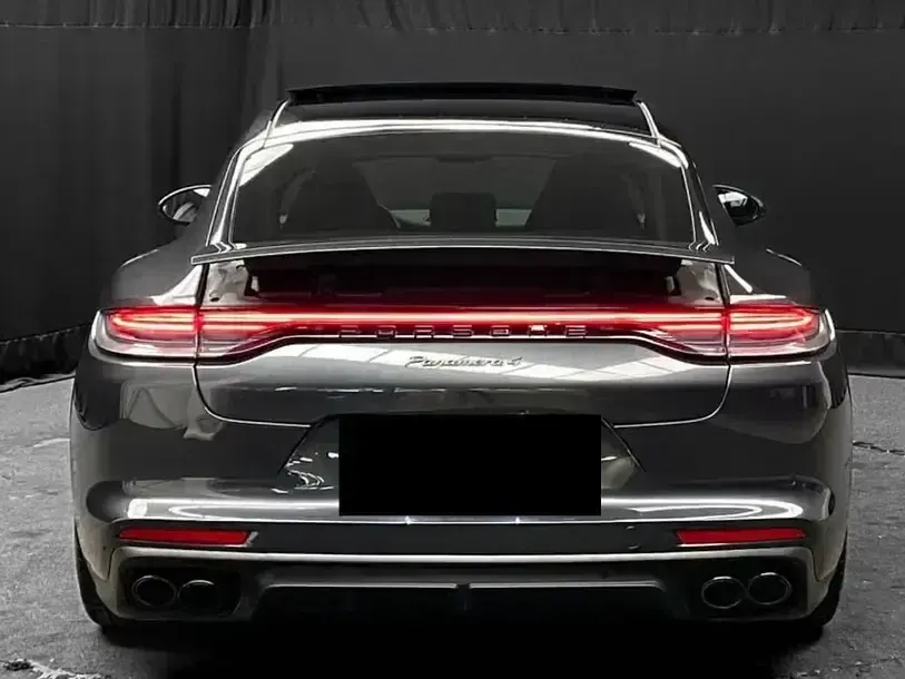 Gebraucht Porsche Panamera 4 E-Hybrid Platinum Edition 462 PS (339 kW) 2023 Vulkangrau Kleinwagen