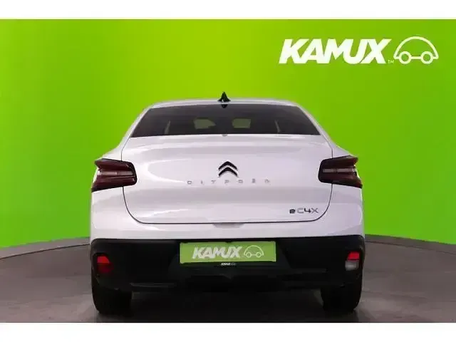 Gebraucht Citroën e-C4 Shine 100 kW (136 PS) 2024 Weiß Limousine