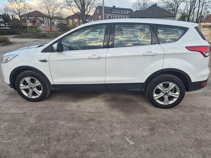 Gebraucht Ford Kuga Titanium 150 PS (110 kW) 2015 Weiß SUV