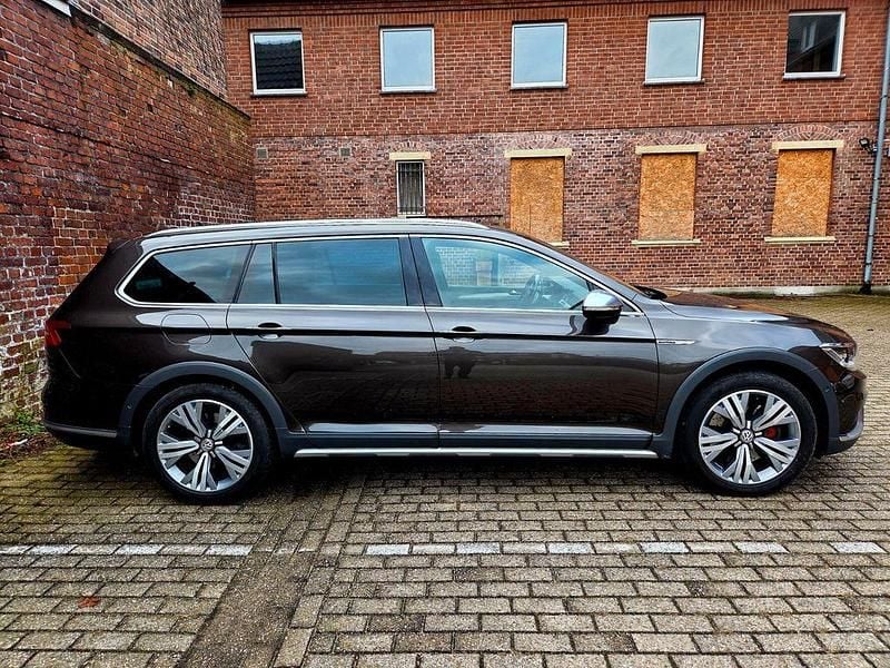 Gebraucht VW Passat Alltrack 239 PS (175 kW) 2016 Braun Kombi