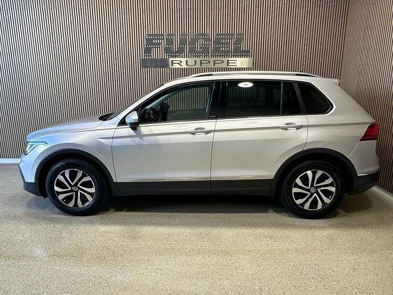 Usado VW Tiguan Active 150 HP (110 kW) 2021 Prateado SUV