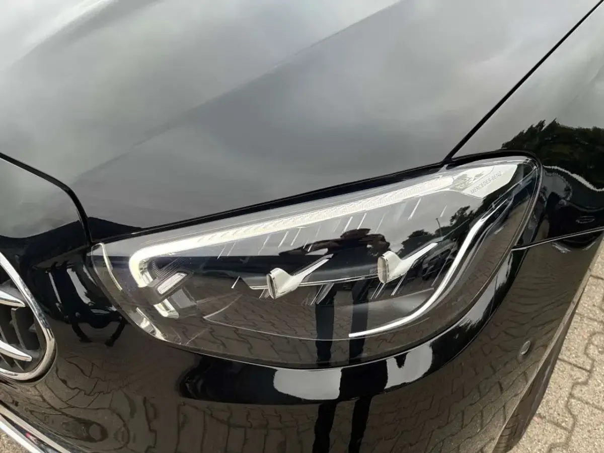 Gebraucht Mercedes E300 194 PS (142 kW) 2021 Schwarz uni Kombi