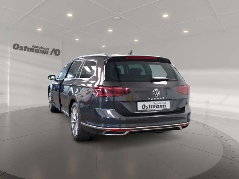 Gebraucht VW Passat Elegance 150 PS (110 kW) 2022 Mangangrau Kombi