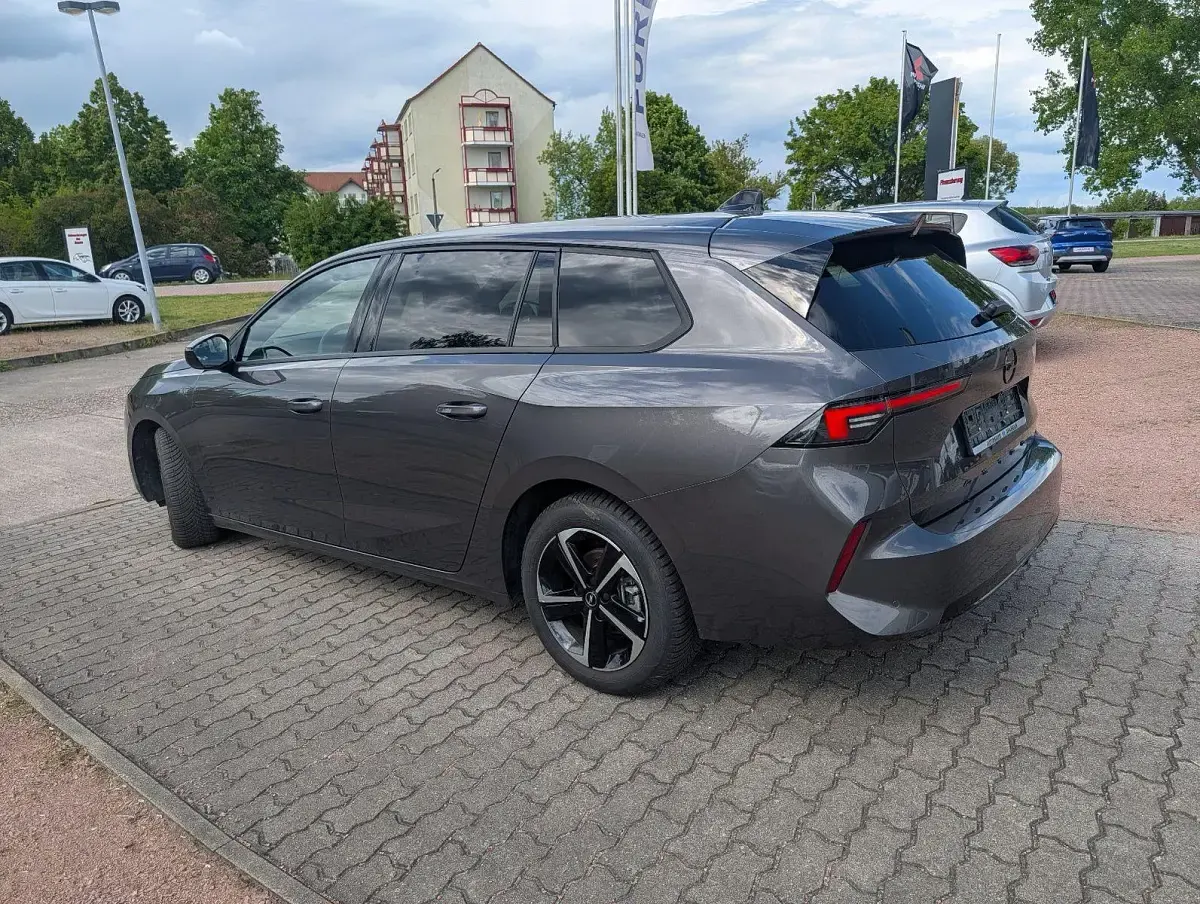 Gebraucht Opel Astra 131 PS (96 kW) 2024 Grau Kleinwagen
