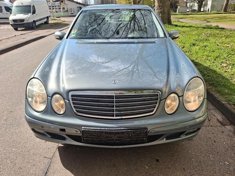 Gebraucht Mercedes E200 163 PS (119 kW) 2006 Grau Limousine