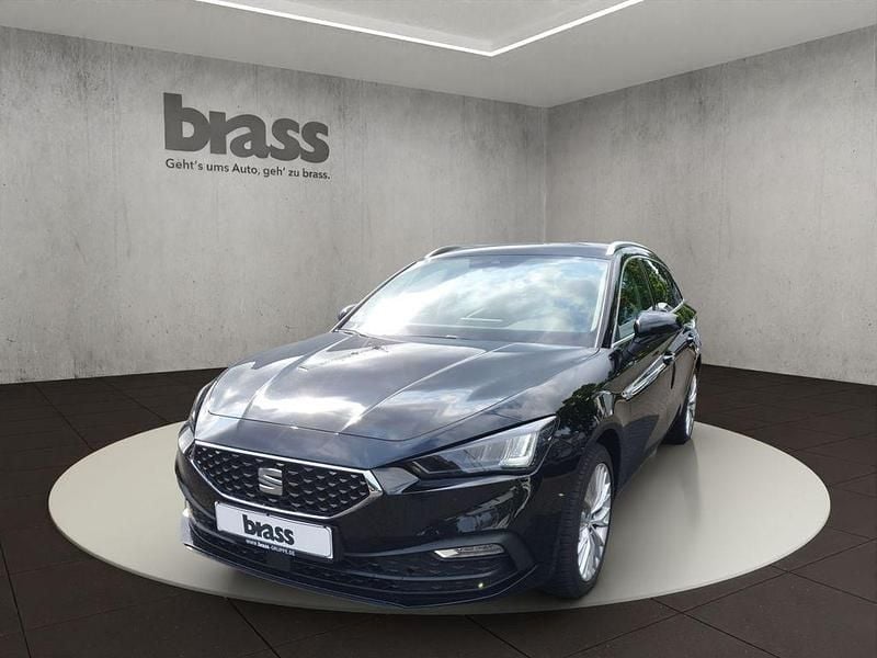 Midnight schwarz metallic Gebraucht 2023 Seat Leon XCELLENCE Kombi | 21.980 € (Fairer Preis) - Bild 1/4