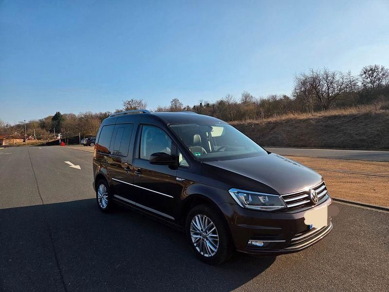 Gebraucht VW Caddy Highline 150 PS (110 kW) 2016 Violett Van / Kleinbus