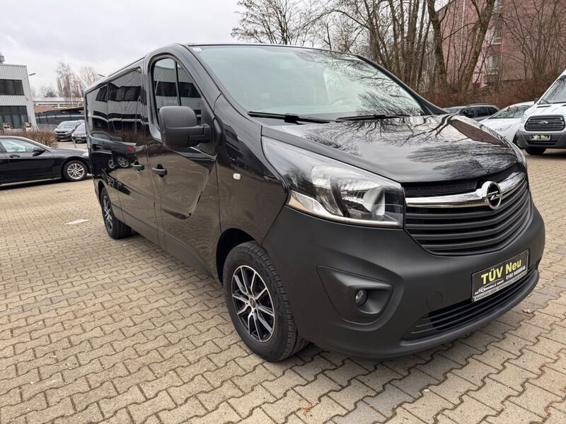 Schwarz Gebraucht 2016 Opel Vivaro Van | 19.990 € (Teuer) - Bild 1/4