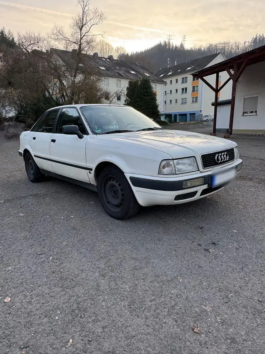 Używany Audi 80 116 KM (85 kW) 1992 Biały Sedan/Limuzyna