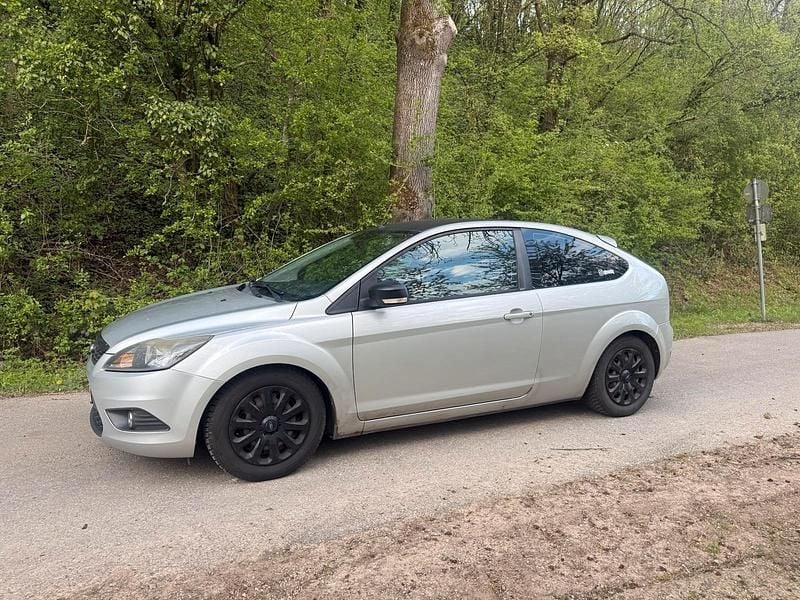Second-hand Ford Focus 116 CP (85 kW) 2009 Argintiu Coupe