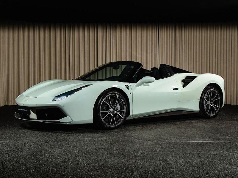Gebraucht Ferrari 488 669 PS (492 kW) 2017 Weiß Cabrio
