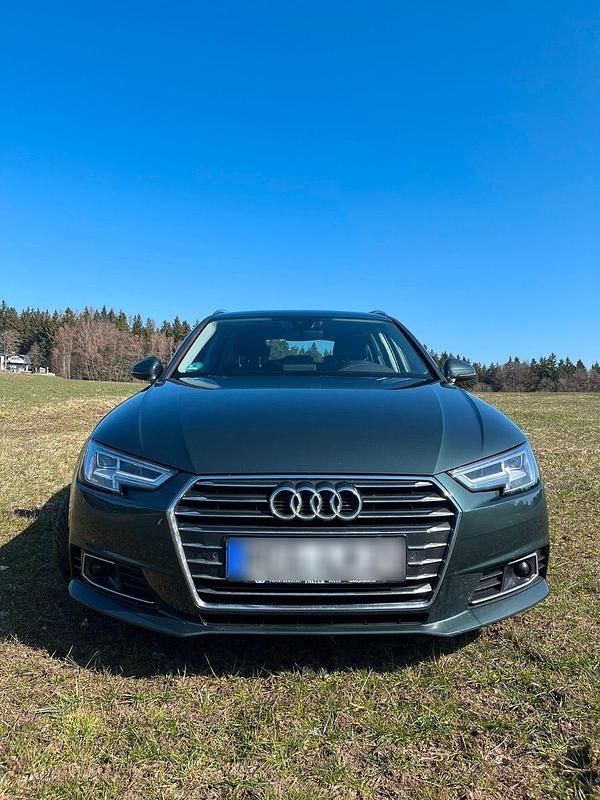 Gebraucht Audi A4 Comfort 150 PS (110 kW) 2017 Grün Kombi