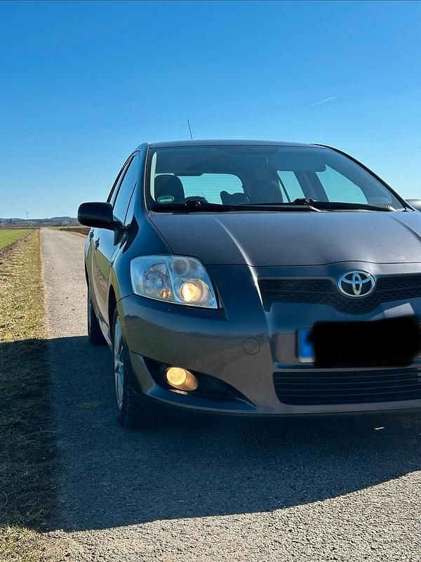 Gebraucht Toyota Auris 132 PS (97 kW) 2009 Grau Kleinwagen